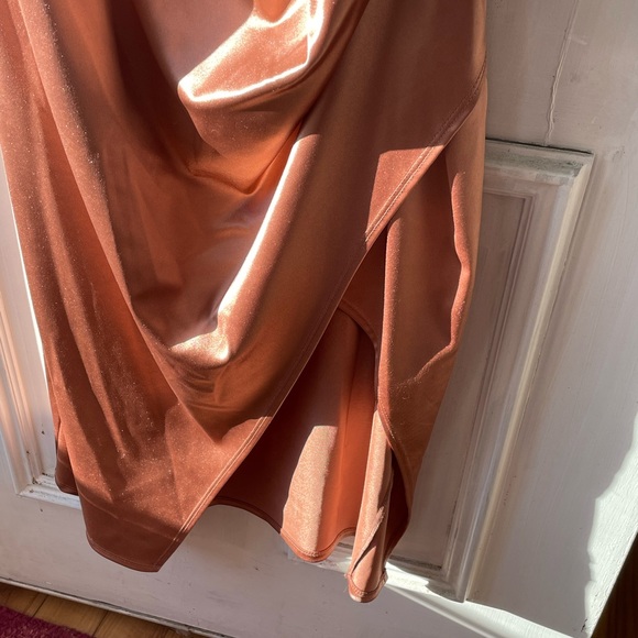 🎉🎁Holiday Party Steal🎁🎉 ROSE GOLD shimmer faux-wrap dress - Picture 3 of 6